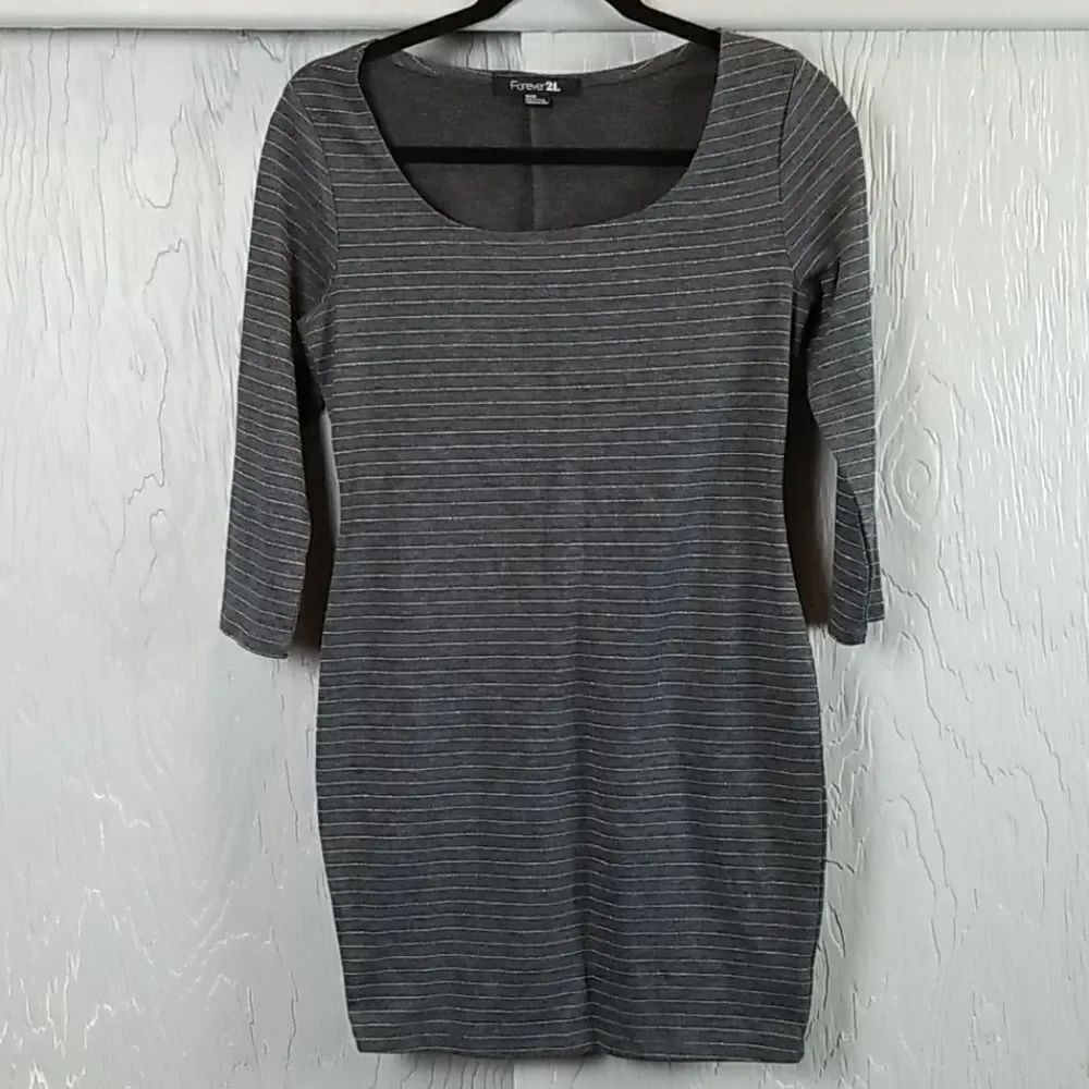 🖤5/$20🖤 FOREVER 21 striped gray mini dress..